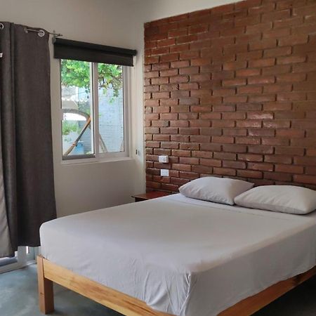Casa Sixta A 7Min Del Aeropuerto Internacional Pmx Y 2 Cuadras Terminal Autob Ado Hotel Пуерто Ескондидо Екстериор снимка