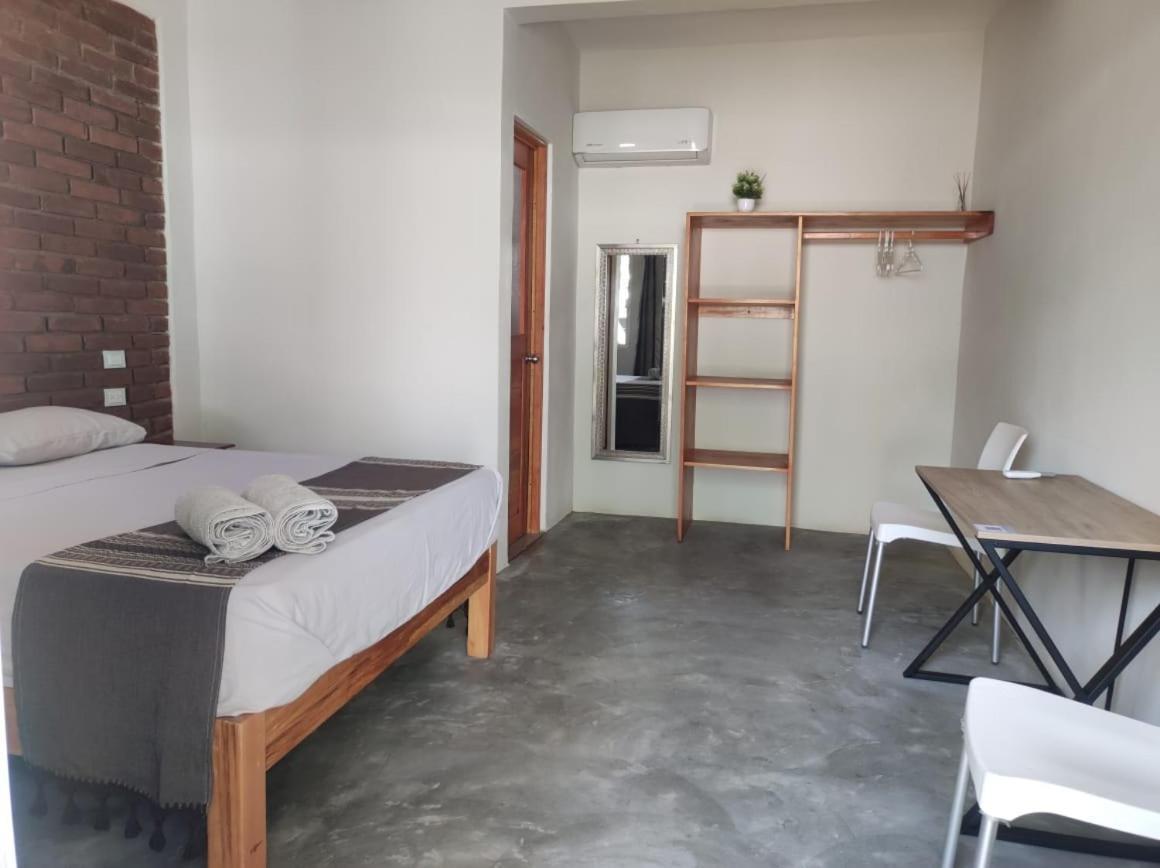 Casa Sixta A 7Min Del Aeropuerto Internacional Pmx Y 2 Cuadras Terminal Autob Ado Hotel Пуерто Ескондидо Екстериор снимка